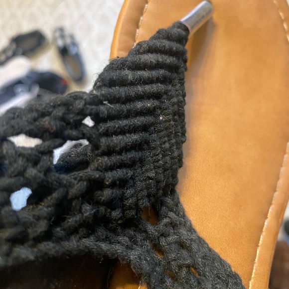 Woven black sandal - size 8 - Picture 4 of 4